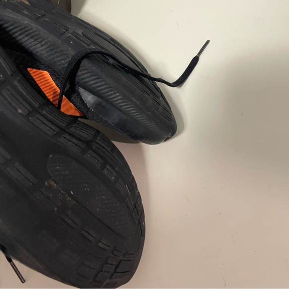 Boys adidas sneakers size 3 - Picture 5 of 5